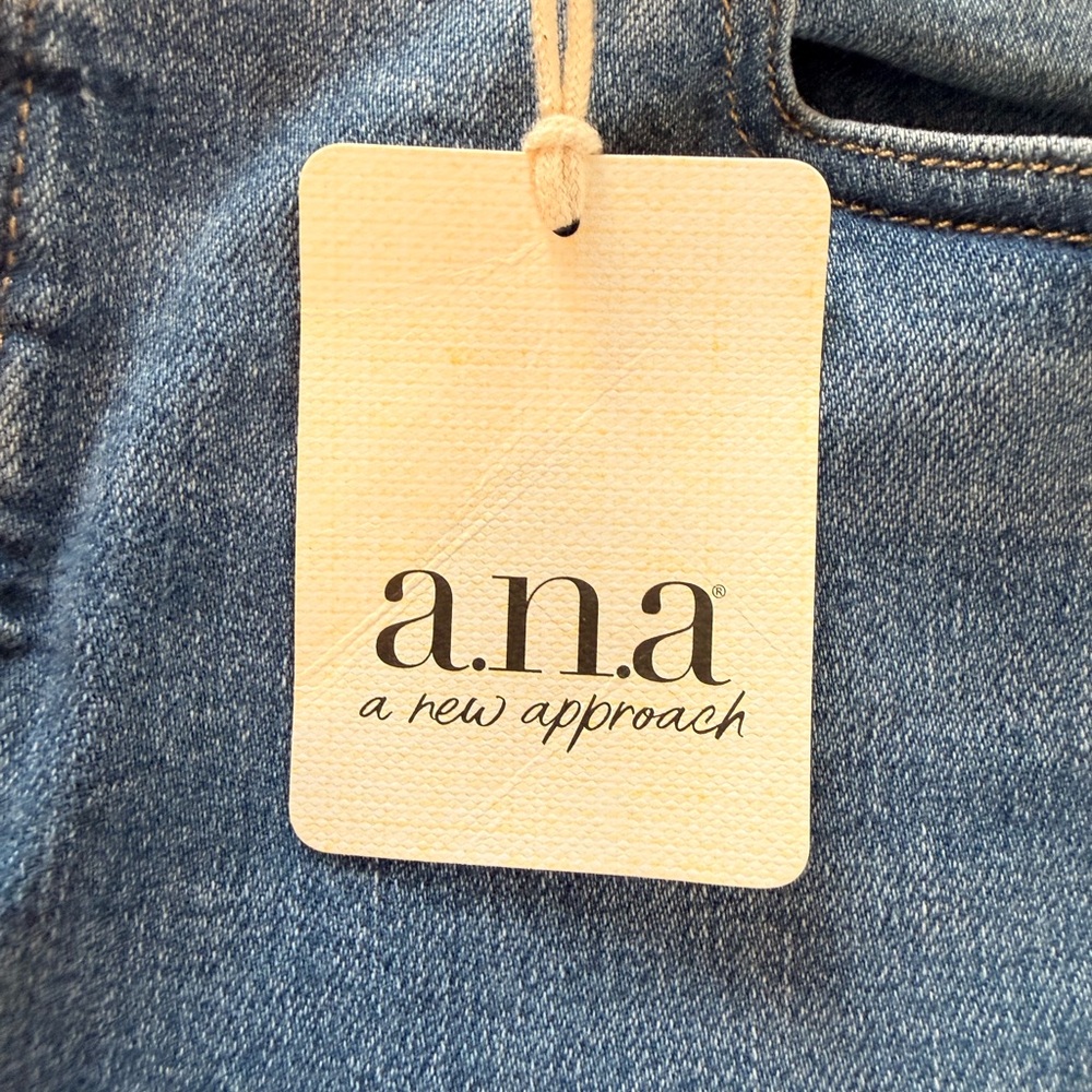 Ana High Rise Denim Bermuda Shorts Jean Shorts - Womens Size 16 Blue Horizon - Picture 4 of 16